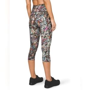 Lululemon Fast and Free Crop II NuluxVitalize Multi Womens Size 16 Legging